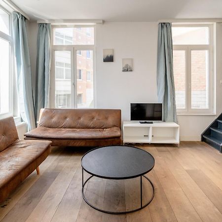 Beautiful Modern Apartment In The Heart Of Antwerpen Bagian luar foto