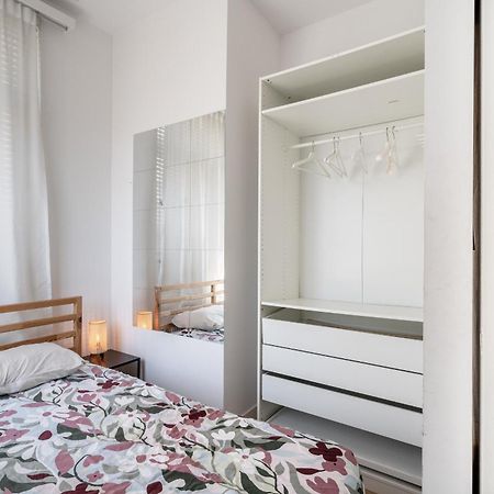 Beautiful Modern Apartment In The Heart Of Antwerpen Bagian luar foto