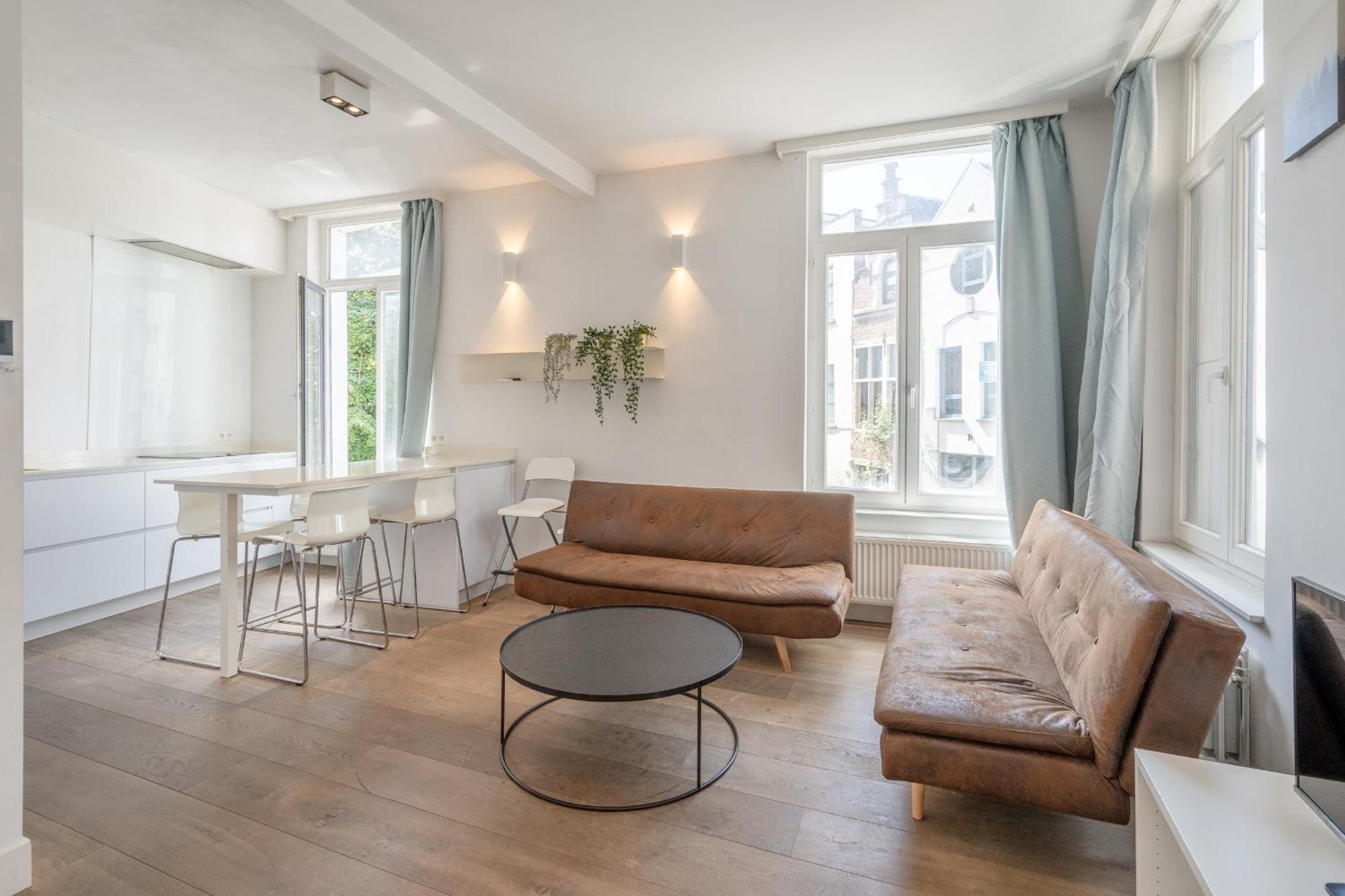 Beautiful Modern Apartment In The Heart Of Antwerpen Bagian luar foto