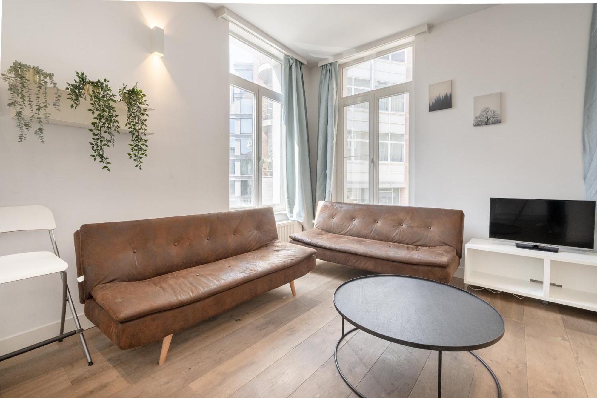 Beautiful Modern Apartment In The Heart Of Antwerpen Bagian luar foto