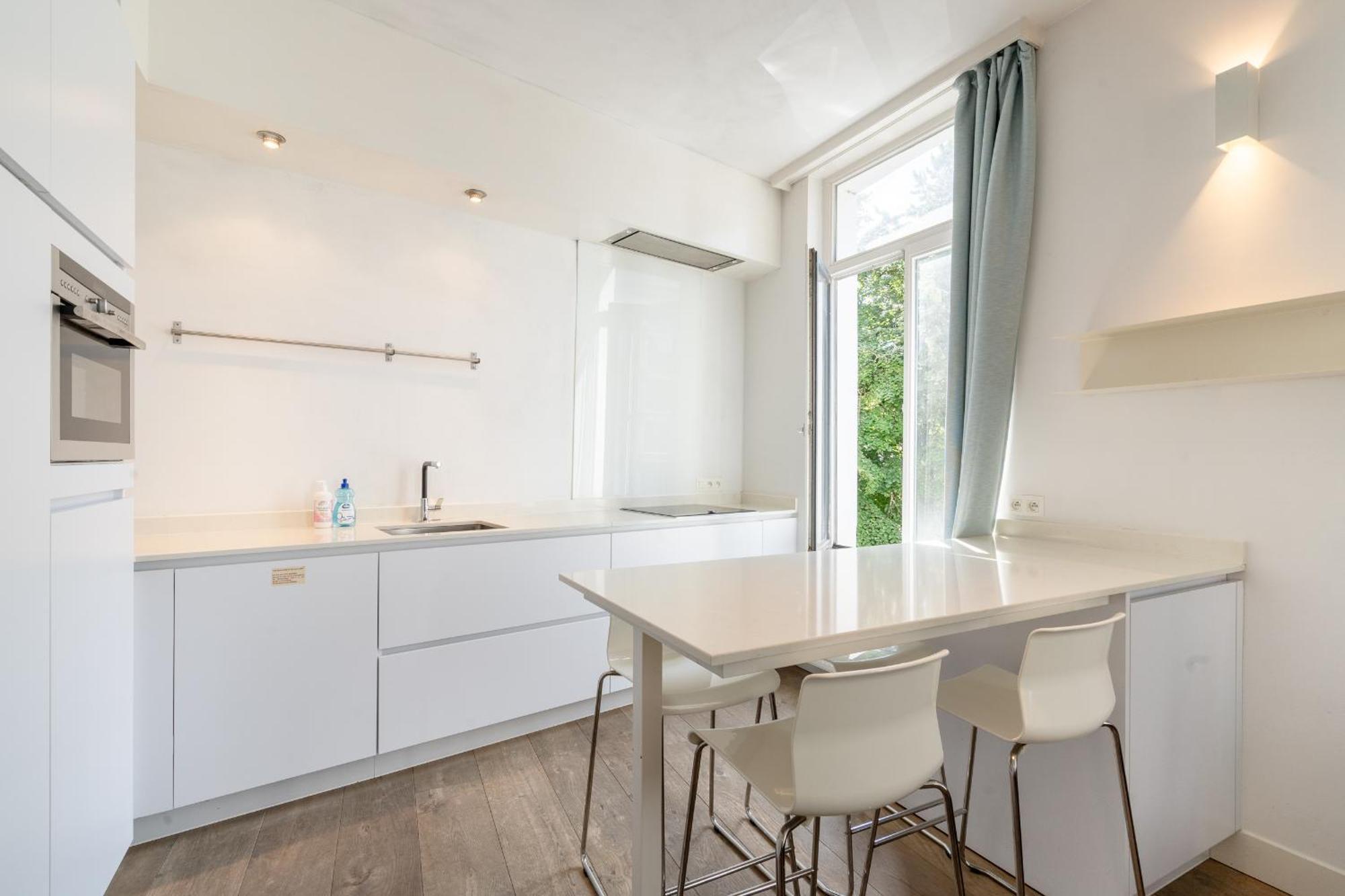 Beautiful Modern Apartment In The Heart Of Antwerpen Bagian luar foto